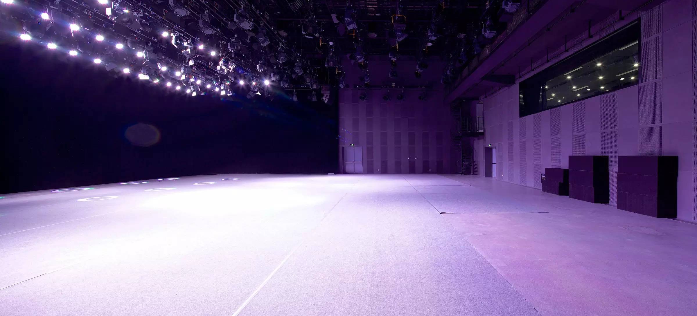 丹凤朝阳:专访凤凰卫视控股有限公司董事局主席刘长乐