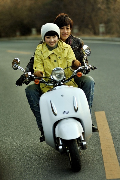 竟然是她？！亲昵合影新科奥斯卡影帝影后的这位中国女星已经在国际化的道路上把冰冰和baby们甩了好远好远