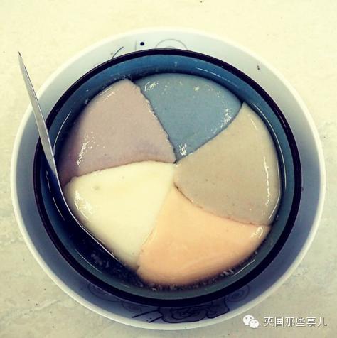 他骑自行车打造出这部横跨亚欧大陆的甜品集... 睡前千万不要点