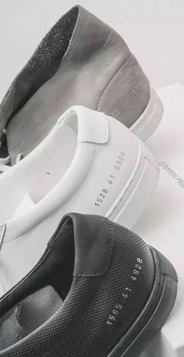 现在有什么夏天穿的好看的小白鞋 (有什么好看的百搭小白鞋)