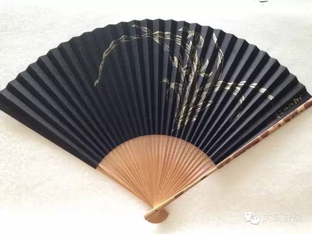 折扇扇骨多厚为最佳,折扇基础知识讲解