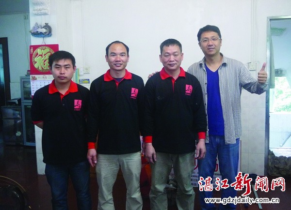 报社惠民筑平台扬善举东红厚义修家具解民忧