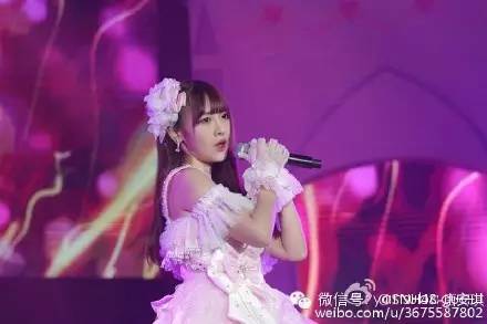 穿*袜丝**和羽绒服千万远离它!美少女明星瞬间变“火人”