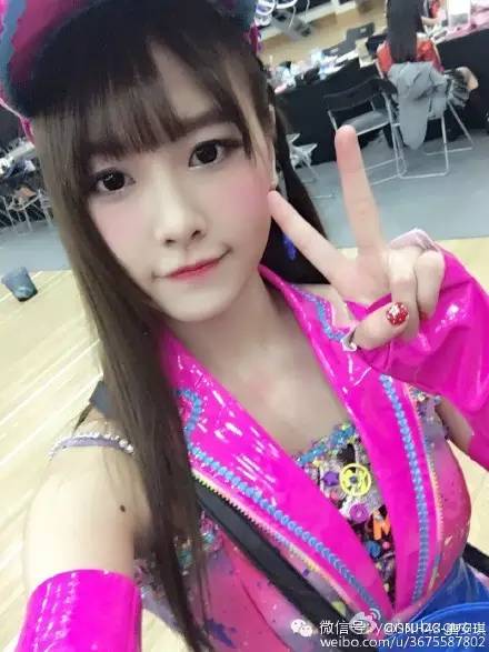 穿*袜丝**和羽绒服千万远离它!美少女明星瞬间变“火人”