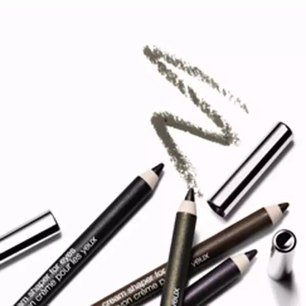 保质期内化妆品出现问题怎么处理,过了保质期的化妆品能用吗