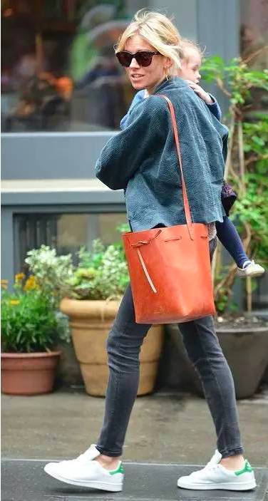 现在有什么夏天穿的好看的小白鞋 (有什么好看的百搭小白鞋)