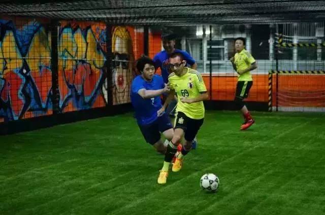 超热血|本周末南宁将上演铁笼足球困兽斗,前排围观啊!