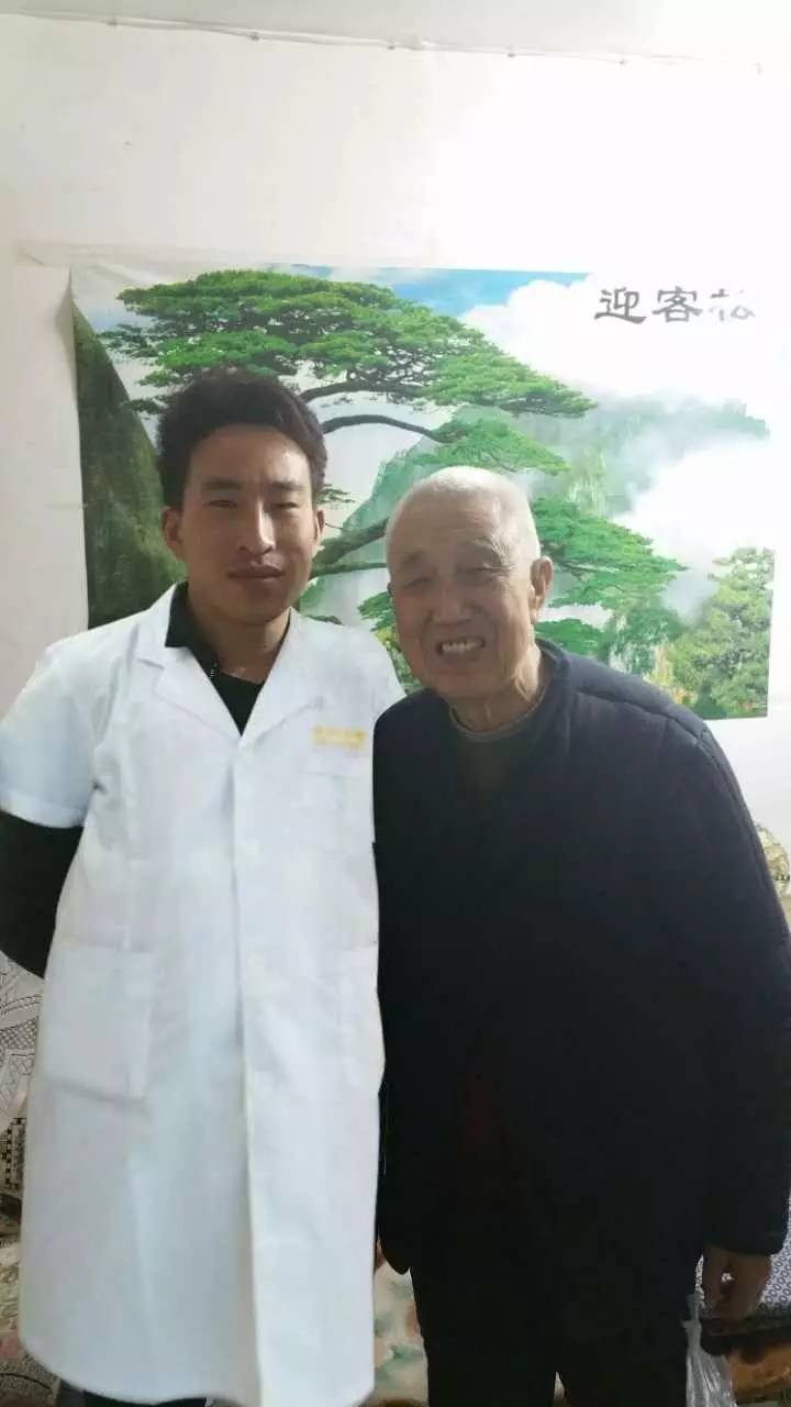 一对相濡以沫的老人相关的图片,相濡以沫的一对老人