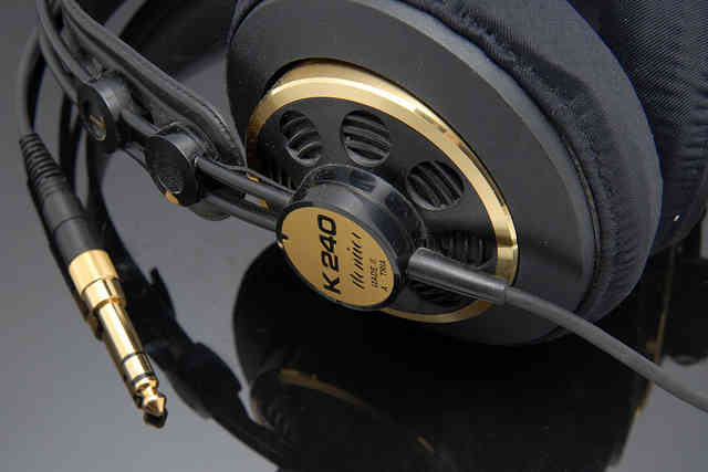 信仰靠边小编告诉你啥样的耳机堪称经典