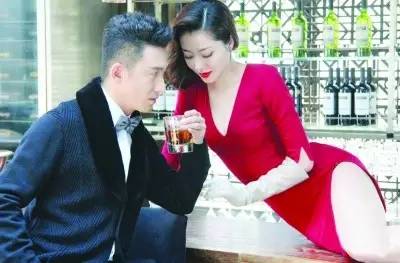 熊黛林顶着天王嫂头衔,熊黛林惊艳登场众人尖叫不断