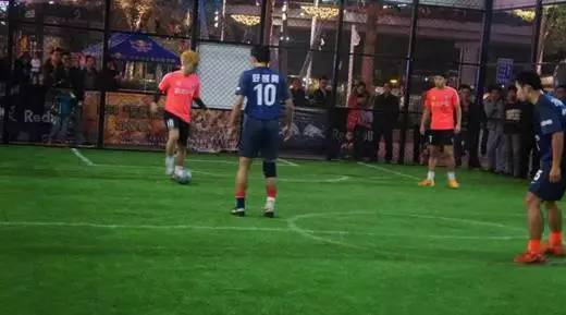 超热血|本周末南宁将上演铁笼足球困兽斗,前排围观啊!