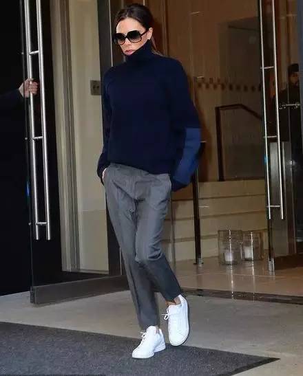 贝嫂穿的鞋子,贝嫂的小白鞋