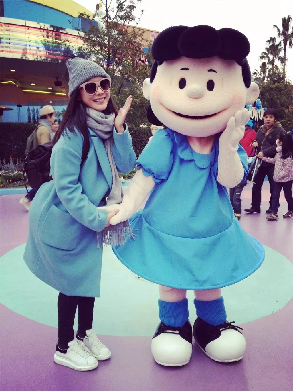 贝嫂穿的鞋子,贝嫂的小白鞋