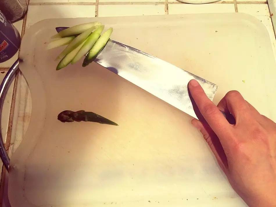 芦笋根怎么处理啊,牛排里的芦笋怎么处理