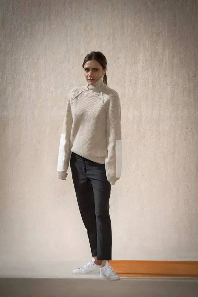 贝嫂穿的鞋子,贝嫂的小白鞋