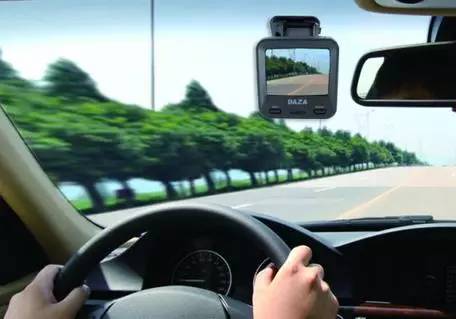 行车记录仪选什么光圈好,crv行车记录仪怎么选