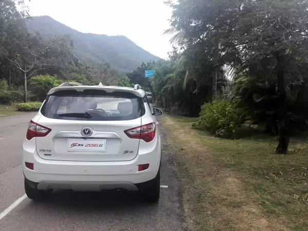 长安cs35试驾视频2017,长安cs35plus1.4t蓝鲸版豪华版