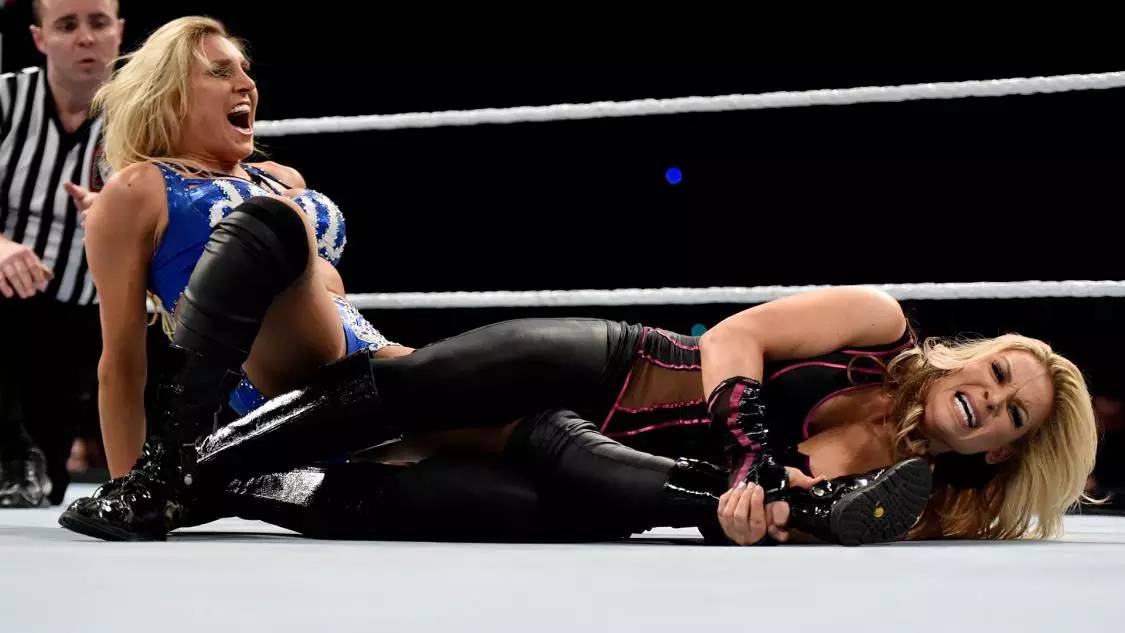 安布罗斯将HHH压制3秒！为何还是没赢得WWE冠军！？