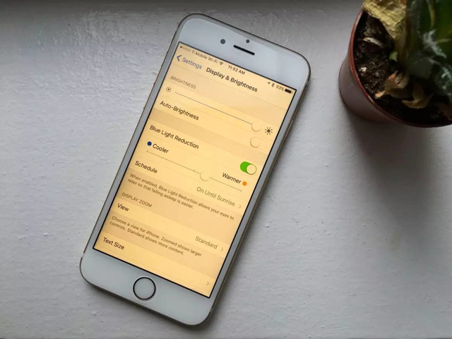 买手机钢化膜送的液体是什么,手机钢化膜防蓝光和高清膜的区别