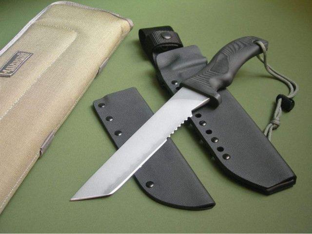 真是一把好刀:200斤的胖子抓着刀柄做引体向上,居然完好无损