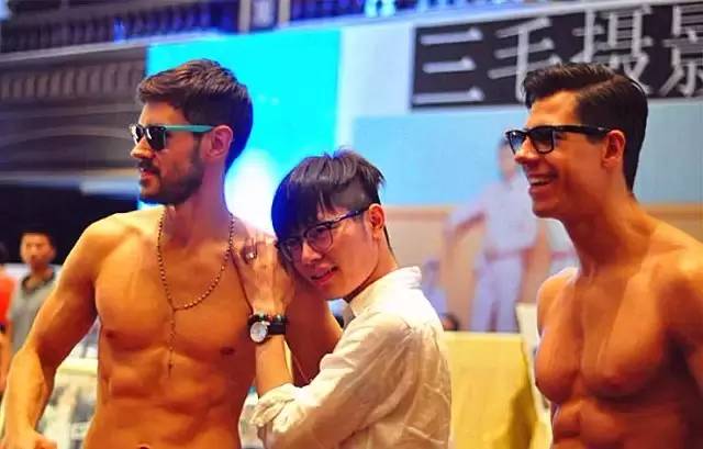 铁打的老板流水的男友原视频,铁打的商家流水的男朋友