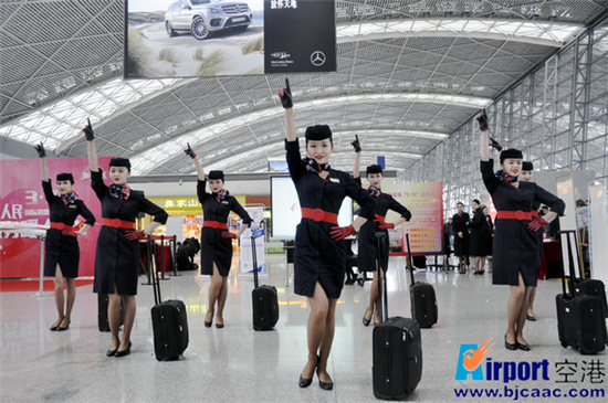 东航云南机场快闪视频,东航空姐长水机场快闪
