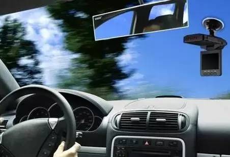 行车记录仪选什么光圈好,crv行车记录仪怎么选