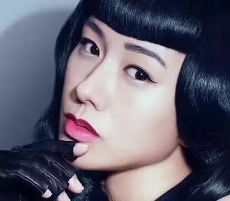 男朋友说要送我100支口红,男朋友送女朋友什么口红好