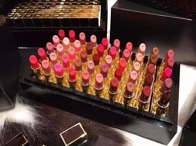 男朋友说要送我100支口红,男朋友送女朋友什么口红好