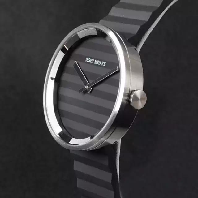 阿玛尼和卡西欧哪个大牌,好看又百搭的卡西欧