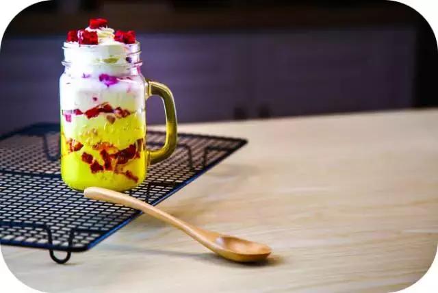 火龙果酸奶杯怎么做简单,火龙果酸奶波波杯