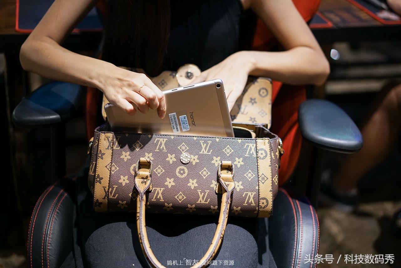 荣耀畅玩平板2老人模式,荣耀畅玩平板2有电话卡吗