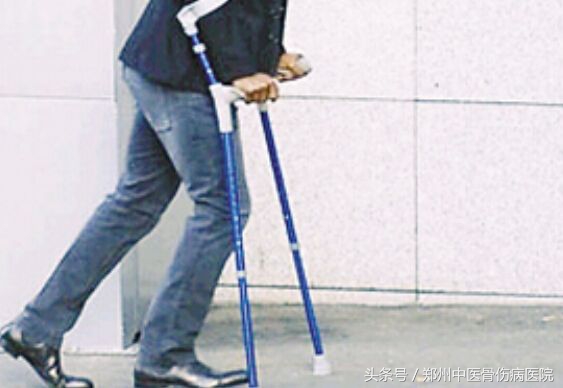 股骨头坏死置换手术后走路疼痛,股骨头坏死置换后走路痛是为什么