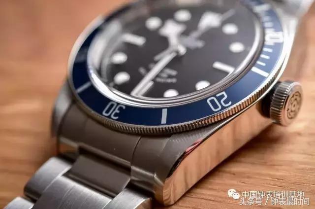 手表刮花是不是很正常,手表玻璃刮花了怎么办视频