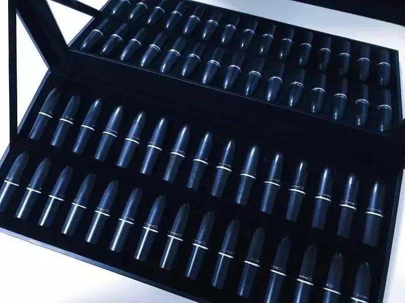 男朋友说要送我100支口红,男朋友送女朋友什么口红好