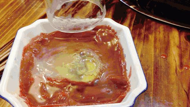 排队3个小时只为这顿网红火锅,单日排队8万人的火锅