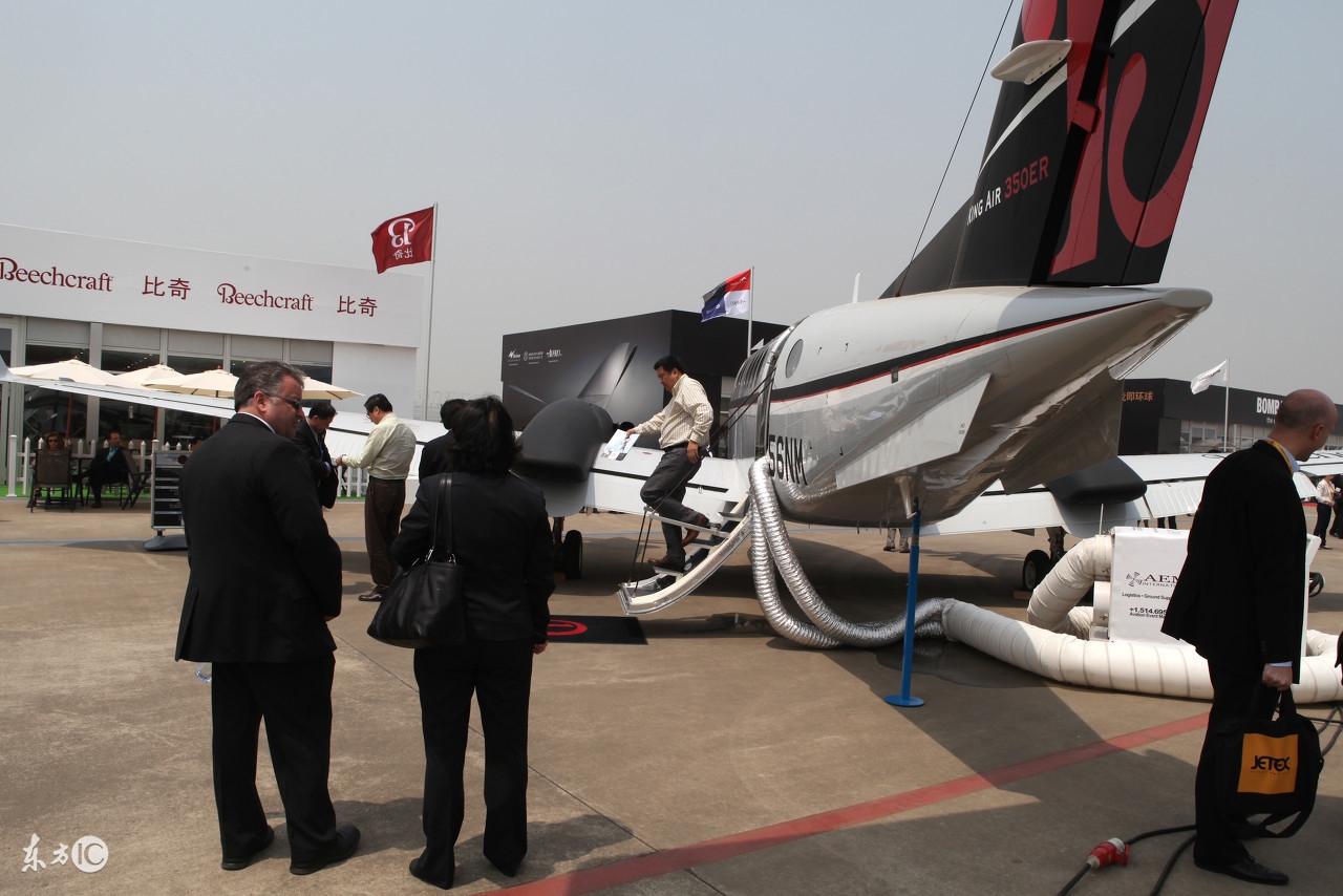 机场安检人员工资收入多少,飞机场安检人员的工资一般是多少