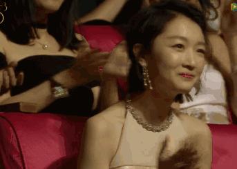 周冬雨短发编发教程图解,斜刘海编发教程图解周冬雨