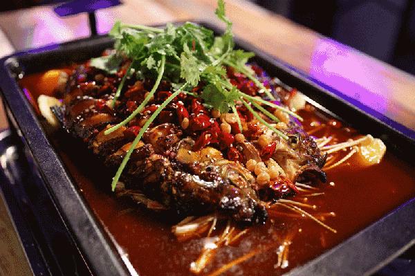 海口哪里的烤鱼最好吃,海口好吃高级海鲜店