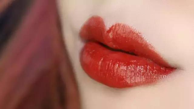 男朋友说要送我100支口红,男朋友送女朋友什么口红好