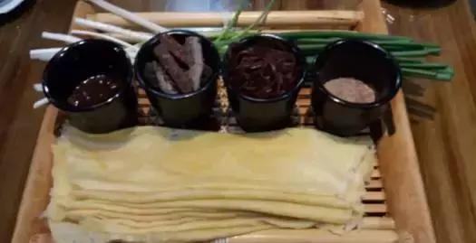 男朋友是内蒙古人，第一次送的礼物是一只羊网友笑喷：成都人只能送火锅底料了！