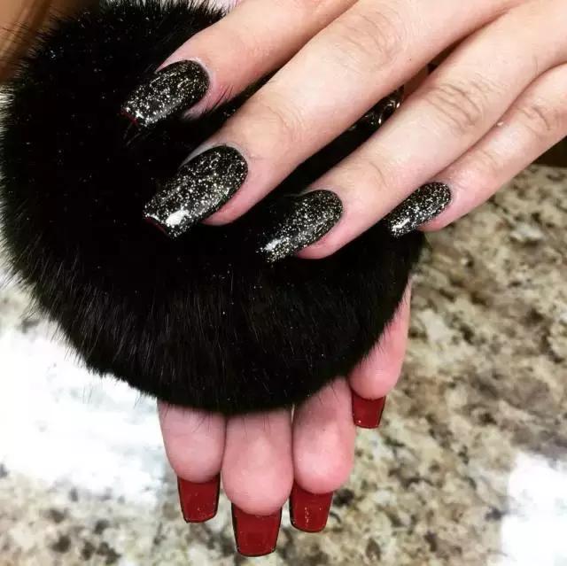 看到这个颜色我就想花钱