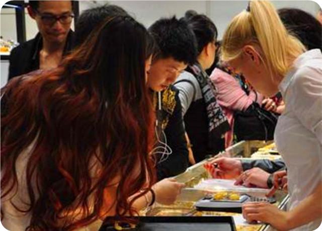 展会上假蜜蜡,展销会假琥珀原石