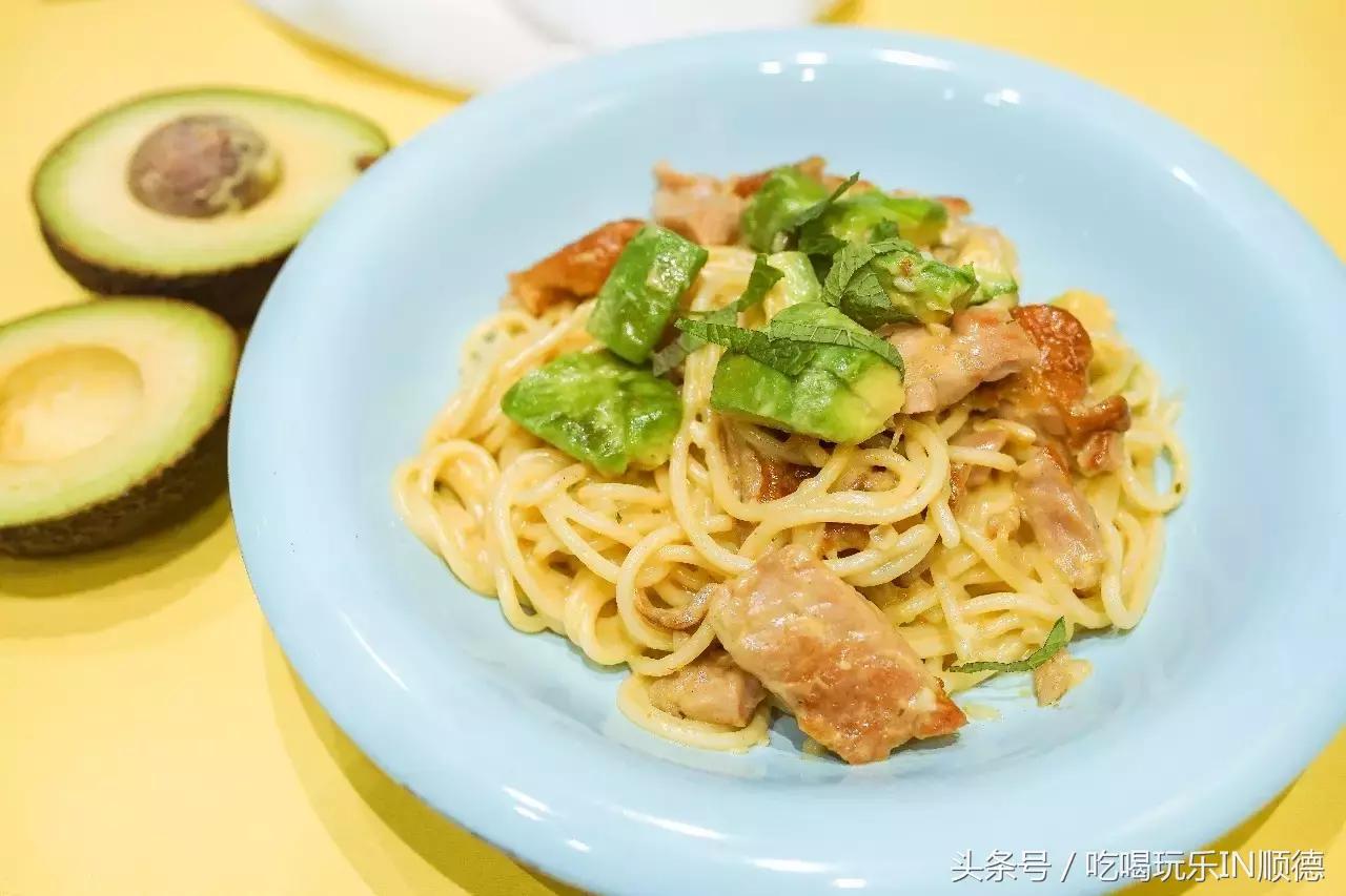 连送3日奶茶！吃饭要先买船票？这家港味餐厅竟然承包了整个码头