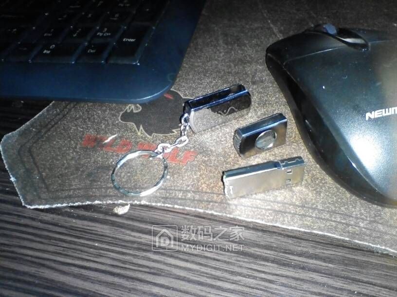 夜市买了一个64GBSONYu盘，拆开一看，果然翻车了！