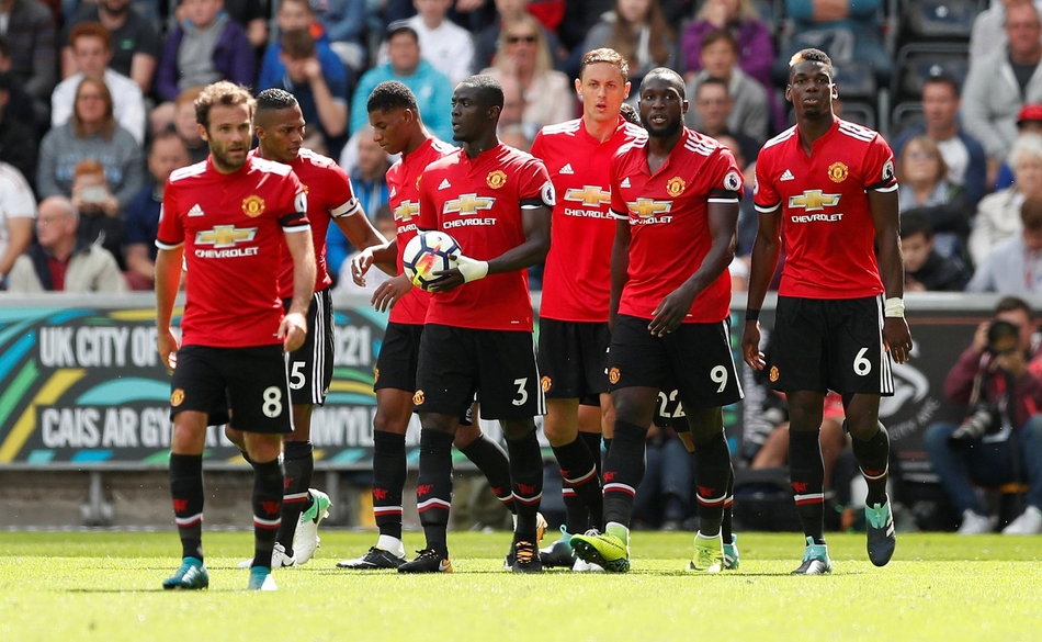 英超争冠大戏,英超将上演曼市德比