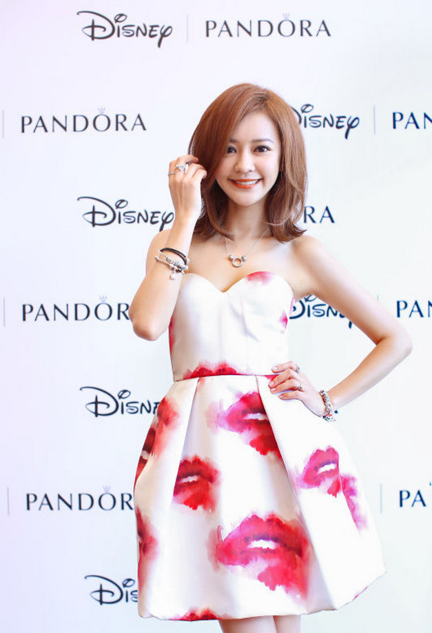 她交过的男友不止一个足球队曾撕逼杨颖34岁越活越年轻!