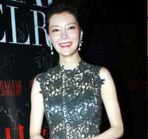 30岁嫁入豪门7年后离婚重新复出,22岁嫁入豪门8年后变骨瘦如柴