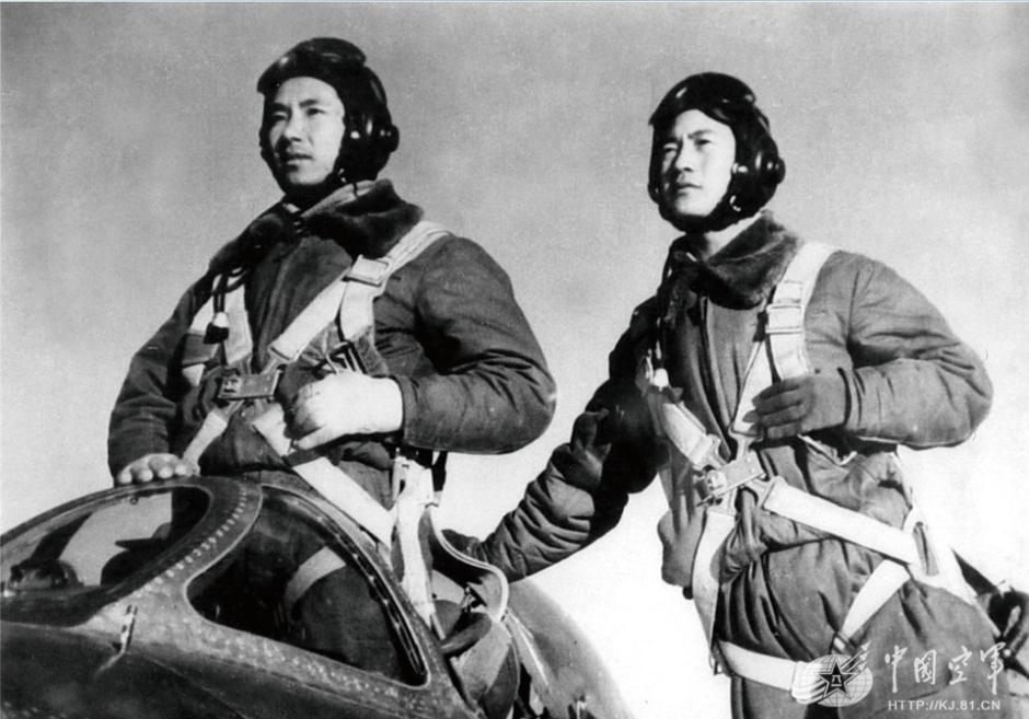 这些中国大明星都曾扮演飞行员，看看哪位最有军人气质？