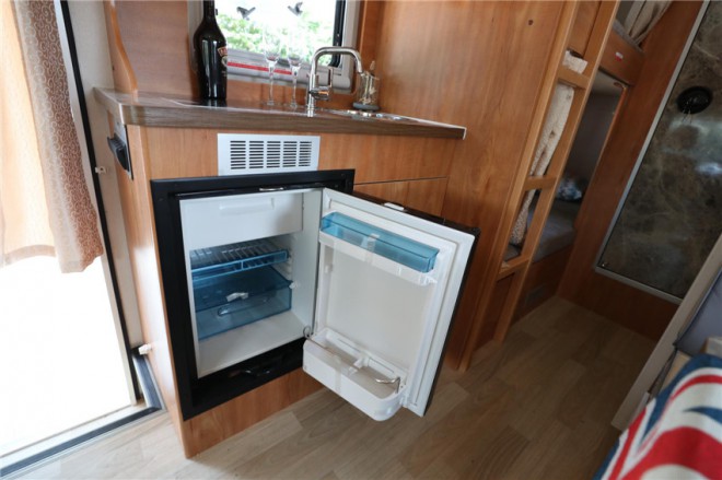 奔驰凯伦宾威24h双拓展旅居房车,凯伦宾威50万左右